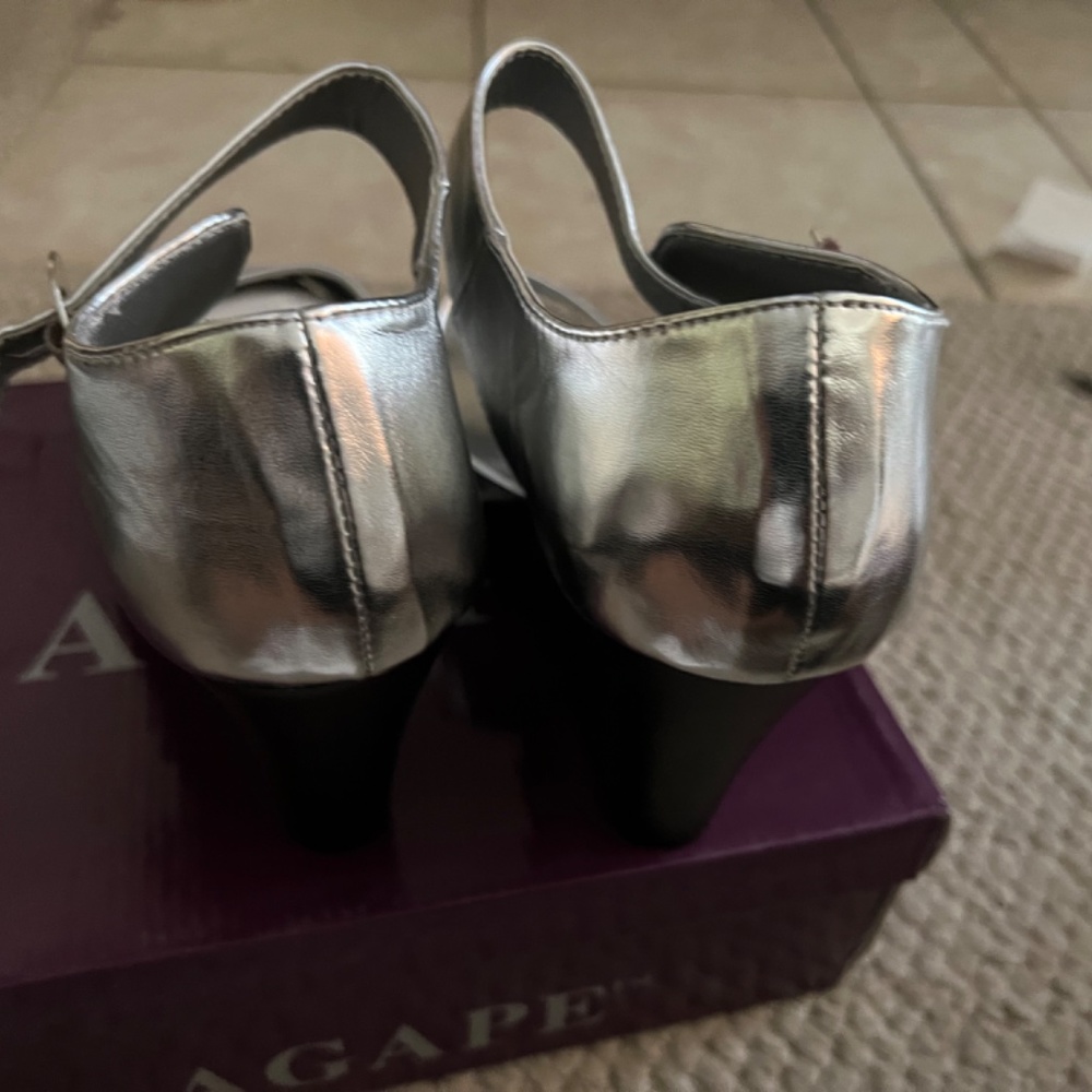 Silver platform sandal - Picture 3 of 5